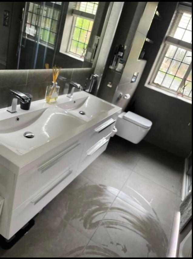 Wandworth, South London Deluxe King Room 2 Bagian luar foto