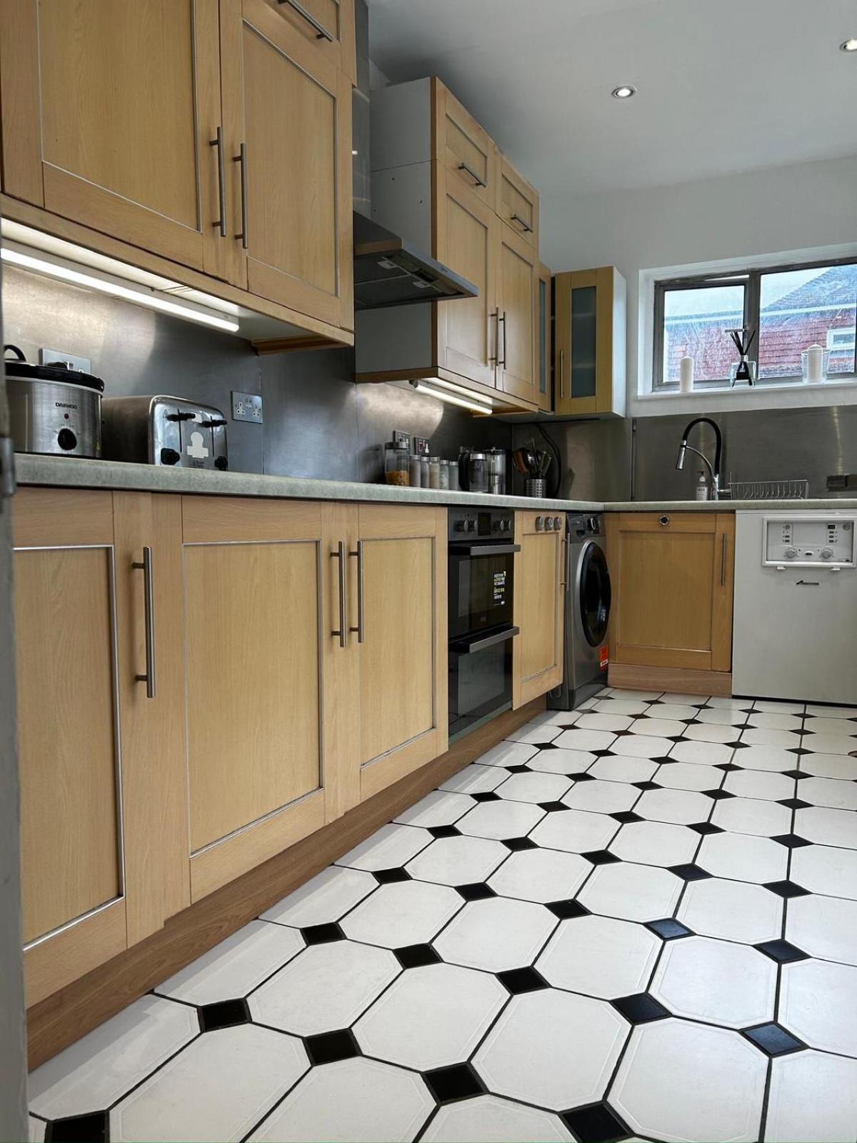 Wandworth, South London Deluxe King Room 2 Bagian luar foto